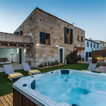 Garroverar Villa *